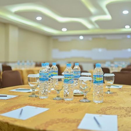 Kawana Hotel Padang  Esterno foto