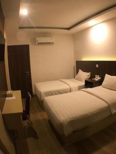 Kawana Hotel Padang  Esterno foto