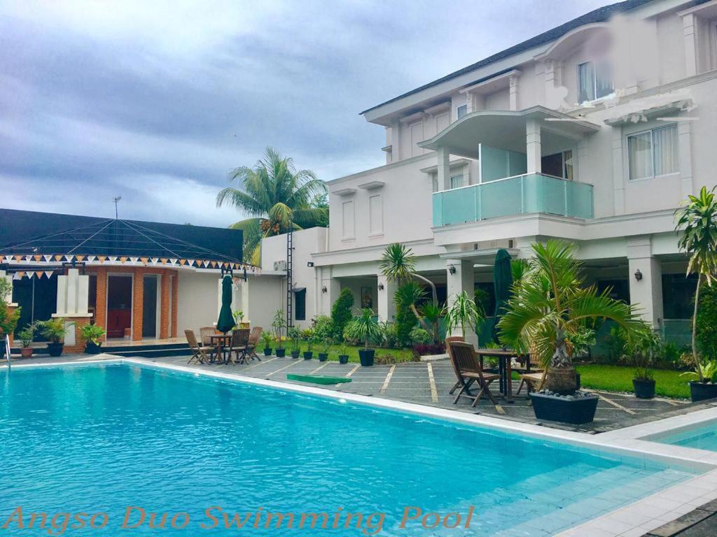 Kawana Hotel Padang  Esterno foto
