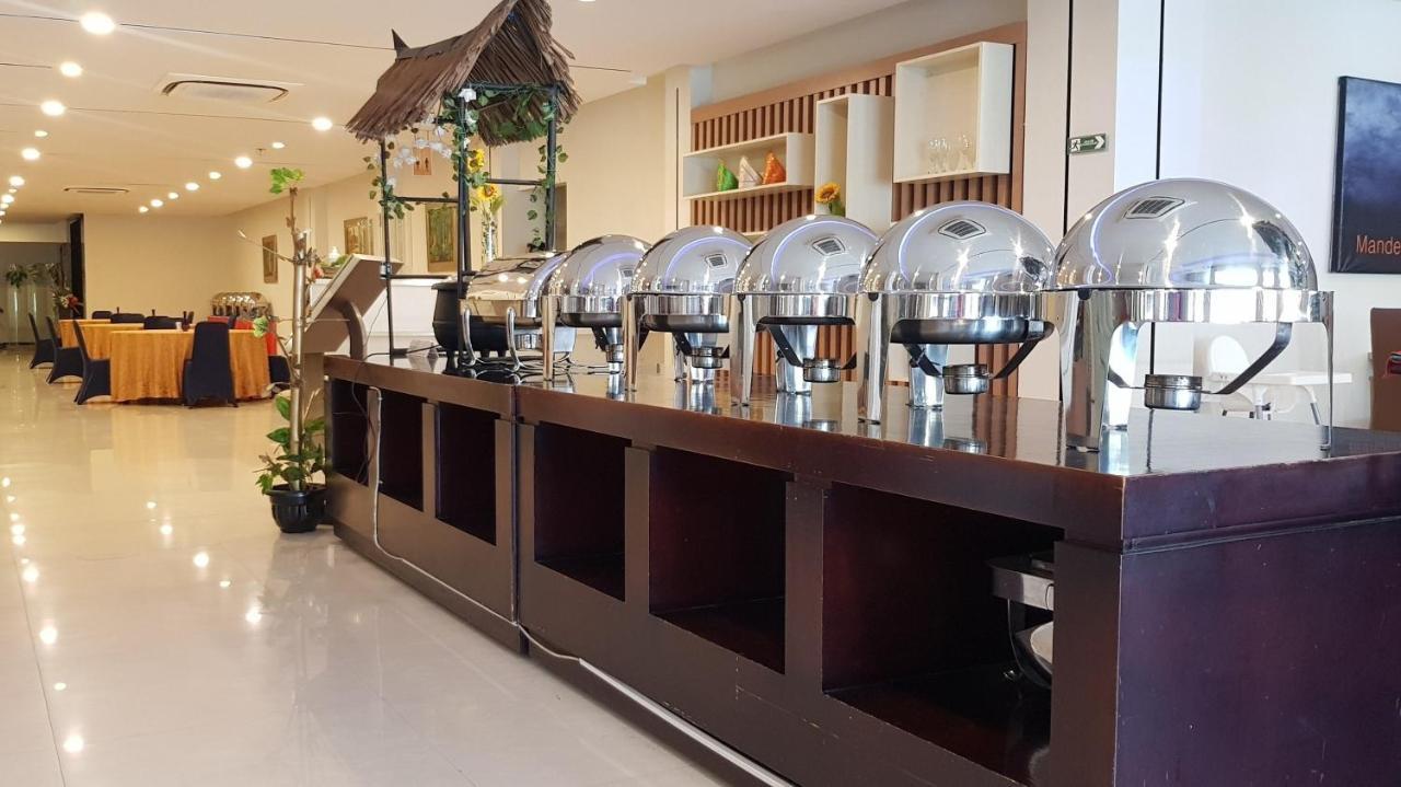 Kawana Hotel Padang  Esterno foto