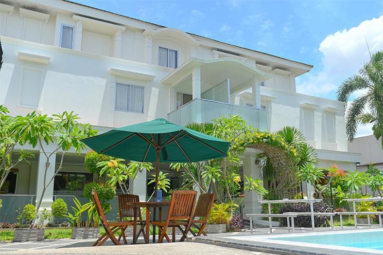 Kawana Hotel Padang  Esterno foto