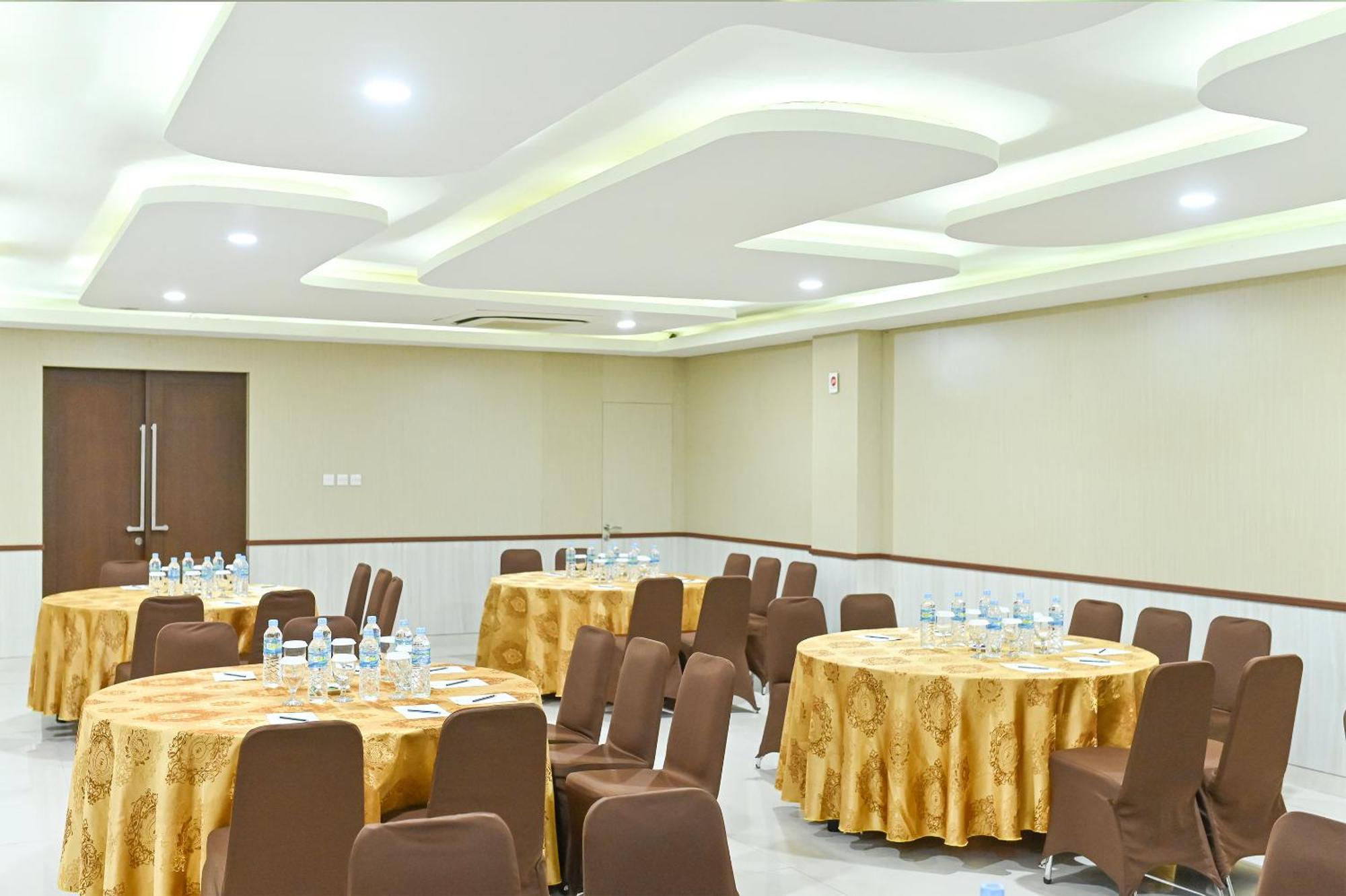 Kawana Hotel Padang  Esterno foto